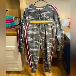 Women’s gray camo sweatshirt and sweatpants